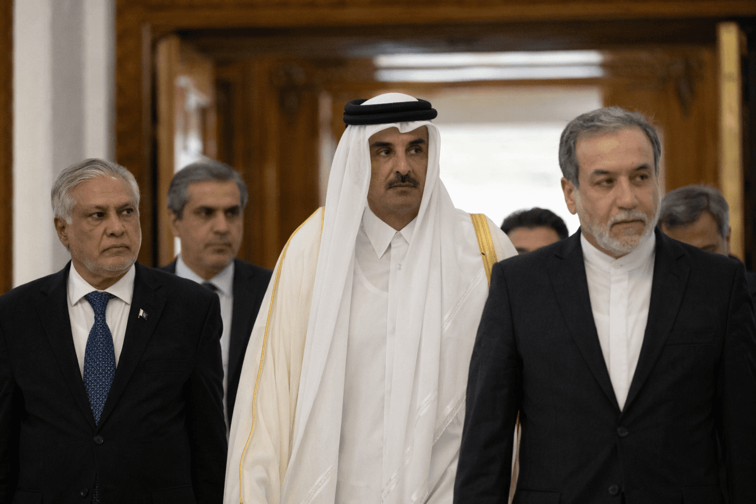 Pakistan and Qatar rush to Tehran as cease-fire teeters