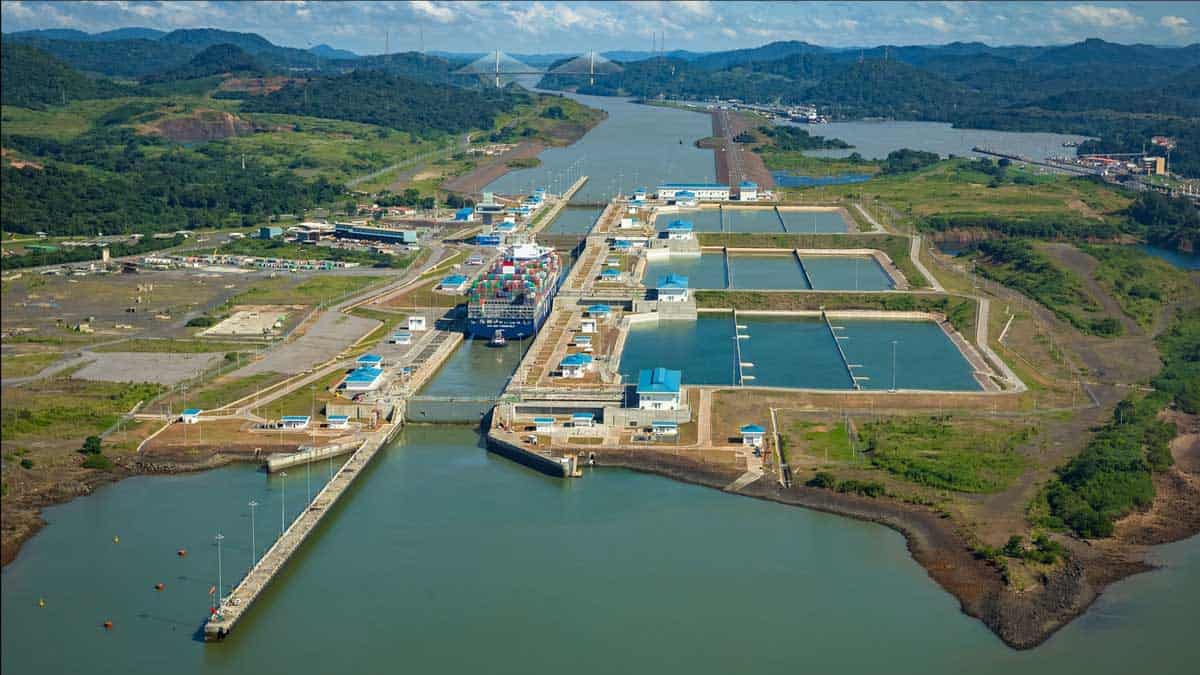 Panama ports restart after state takeover amid document raids