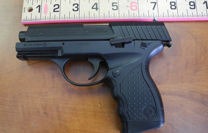 Eugene police arrest man with replica gun, meth near River Road clinic